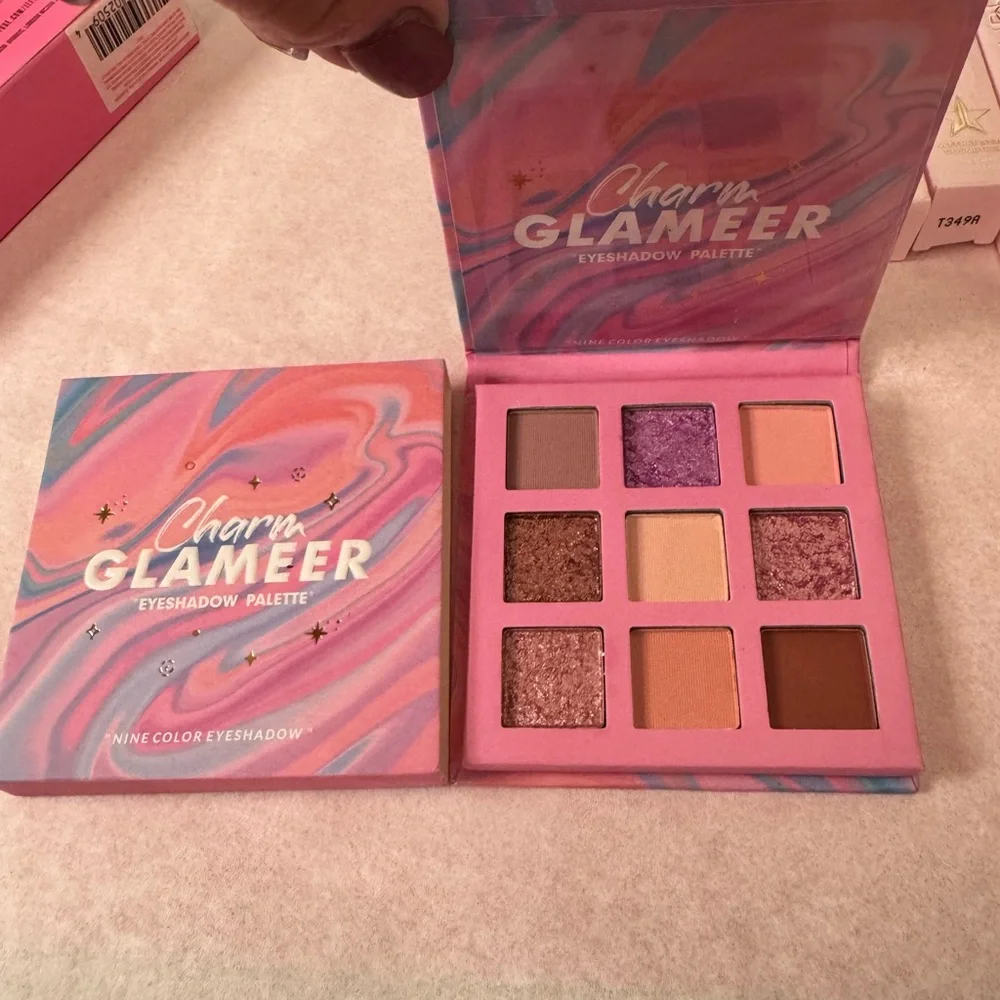 Jeffree Star Lipgloss with Charm Glam‎ Eyeshadow Palette
